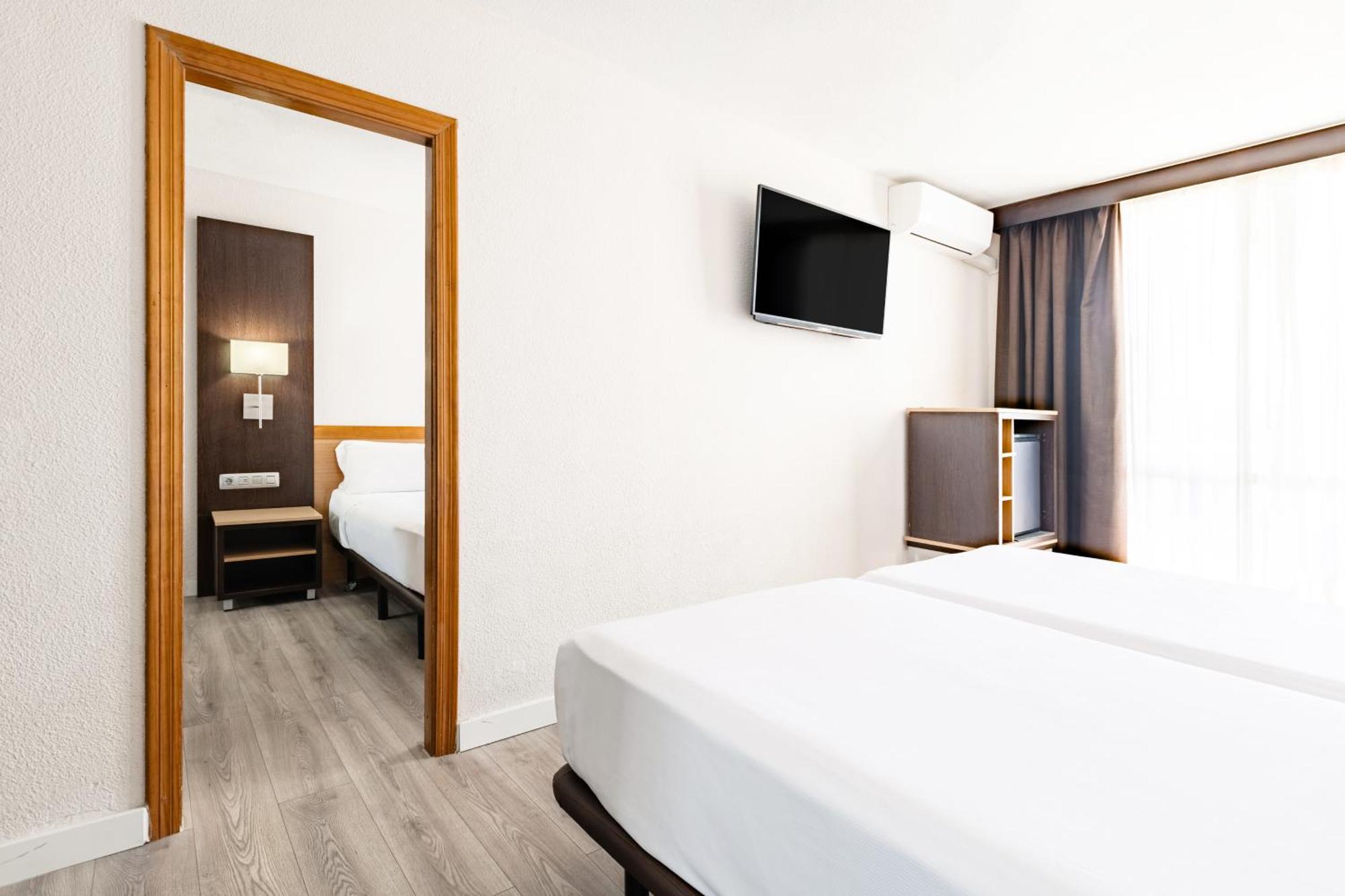 Hotel Catalonia Oro Negro 3*